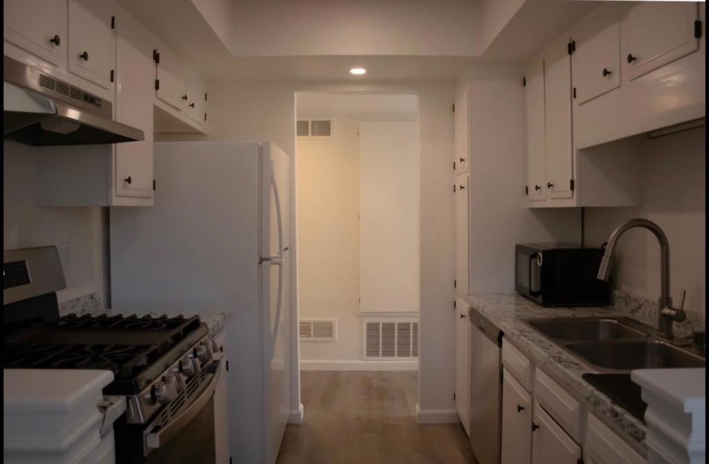 2402 N Main Street C Property Photo 6
