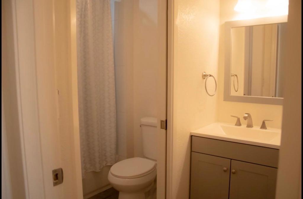 2402 N Main Street C Property Photo 7