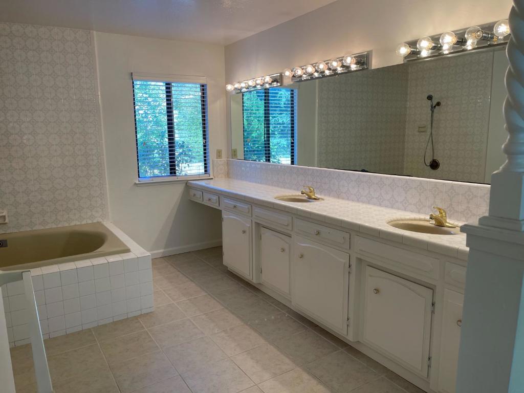 60 Franks Drive Property Photo 17