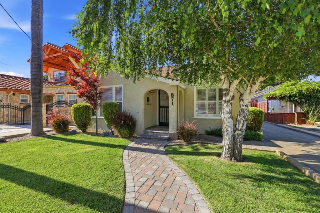 871 Paula Street Property Photo 2