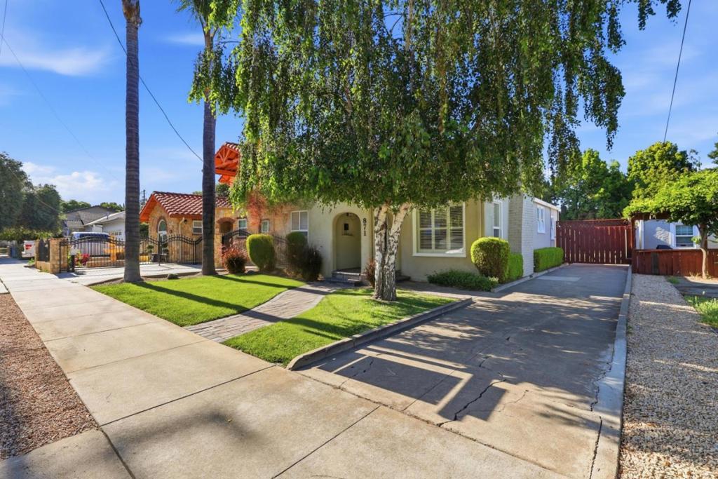 871 Paula Street Property Photo 6