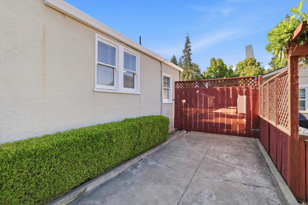 871 Paula Street Property Photo 7