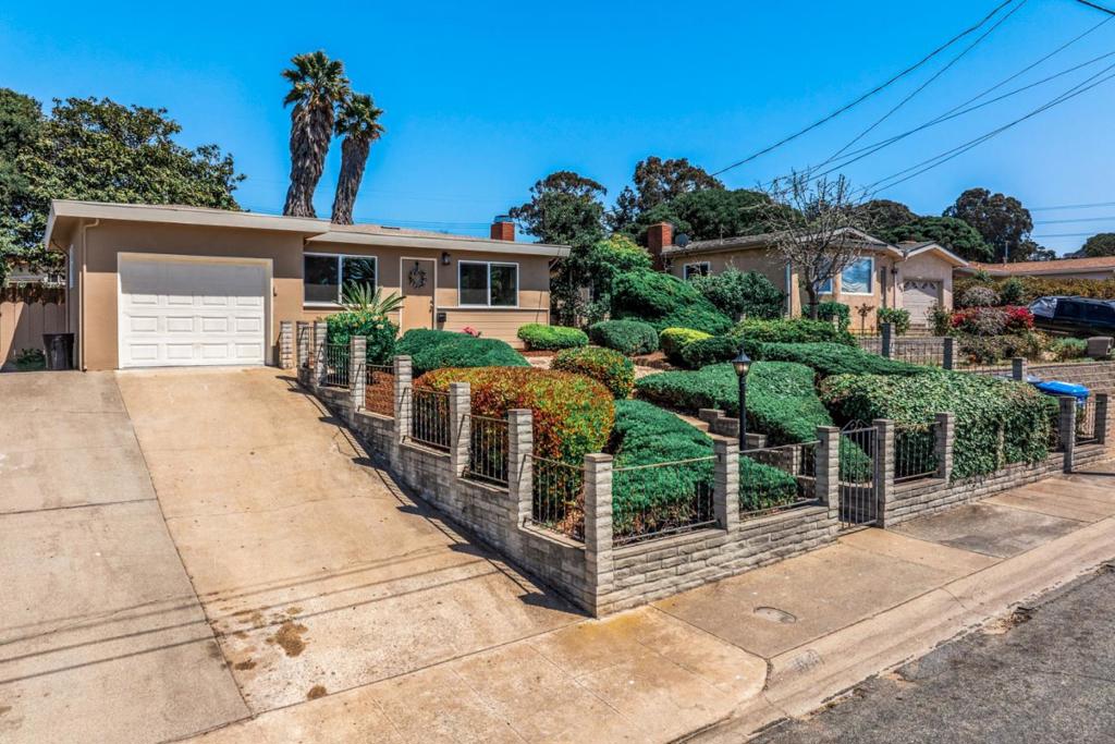 1072 Carson Street Property Photo 3