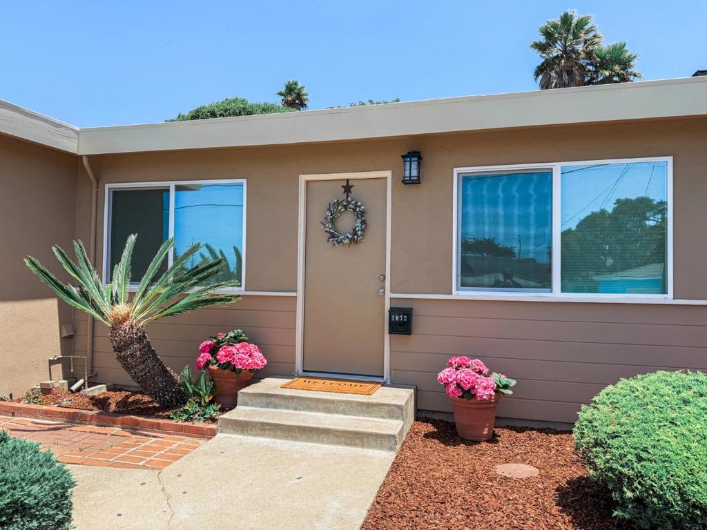 1072 Carson Street Property Photo 4