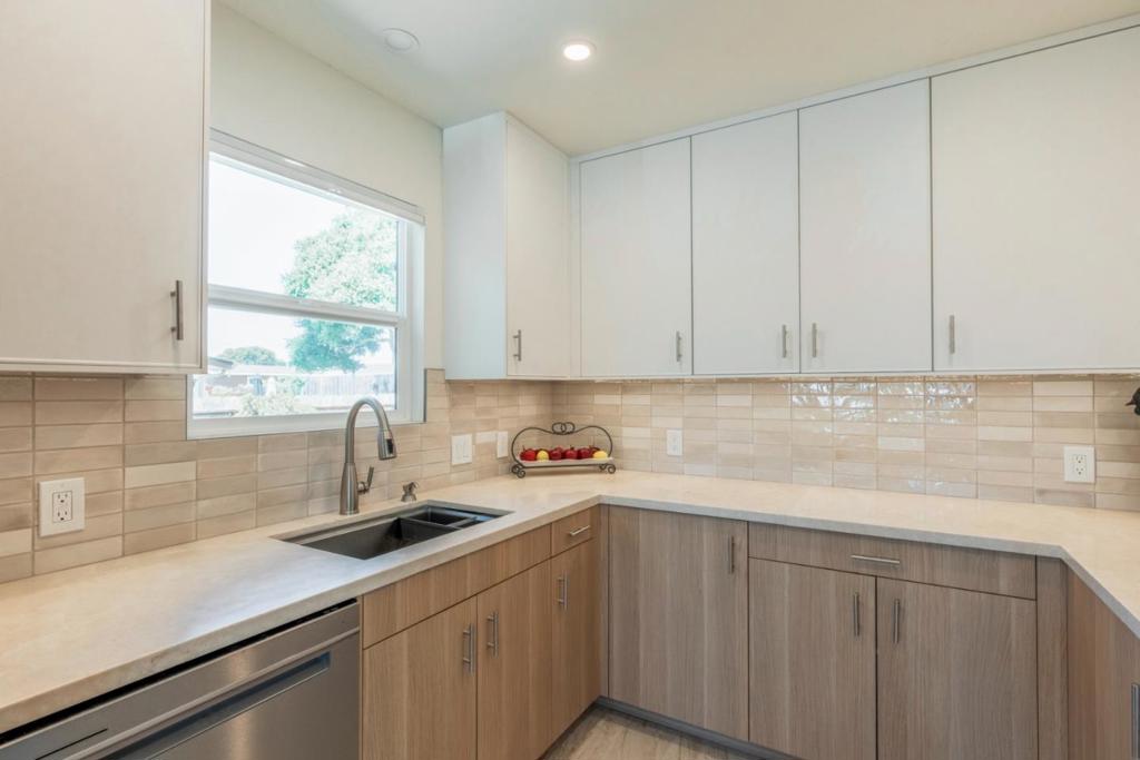 1072 Carson Street Property Photo 15