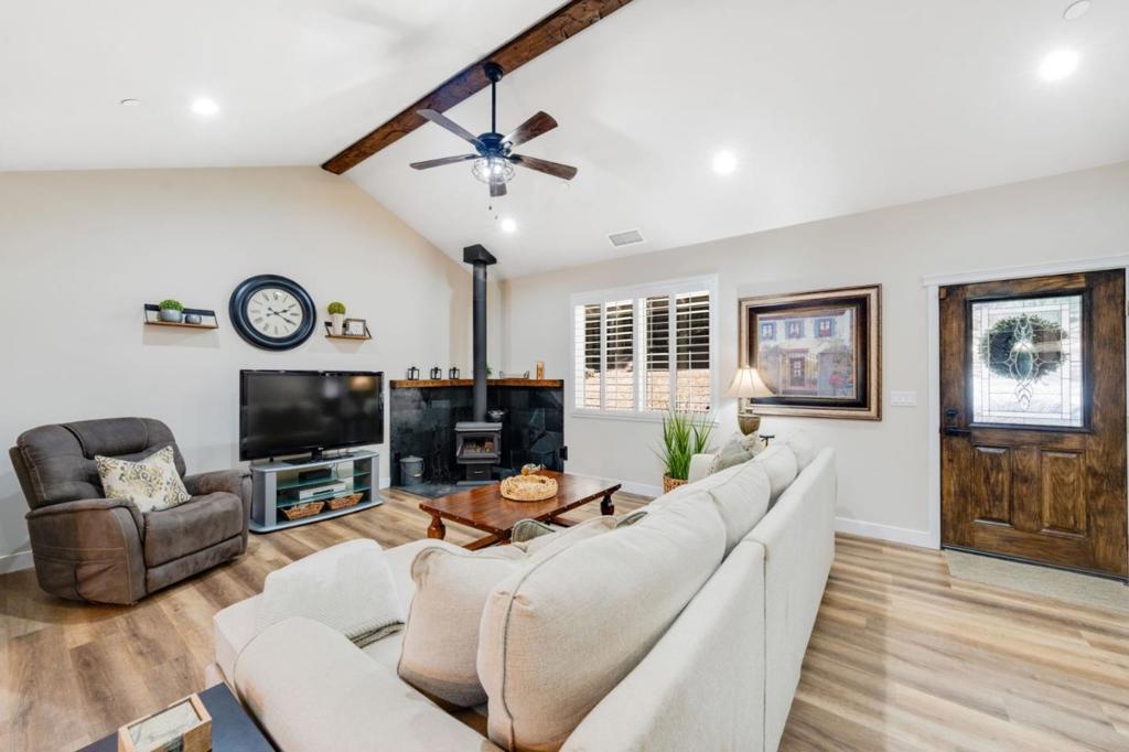 3884 Opal Trail Property Photo 6