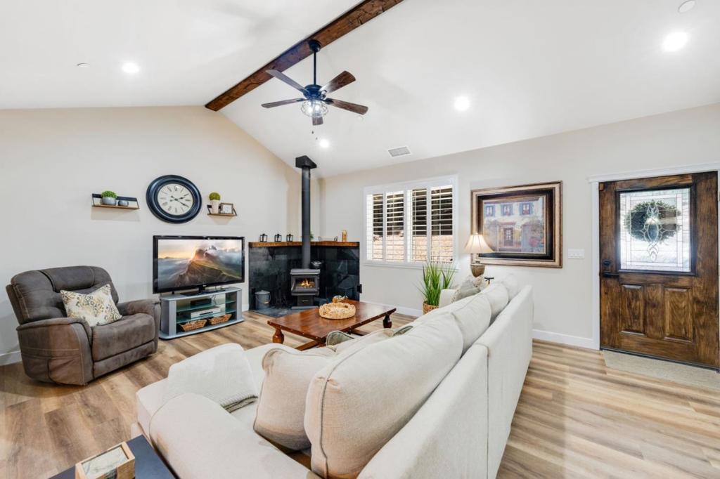 3884 Opal Trail Property Photo 7