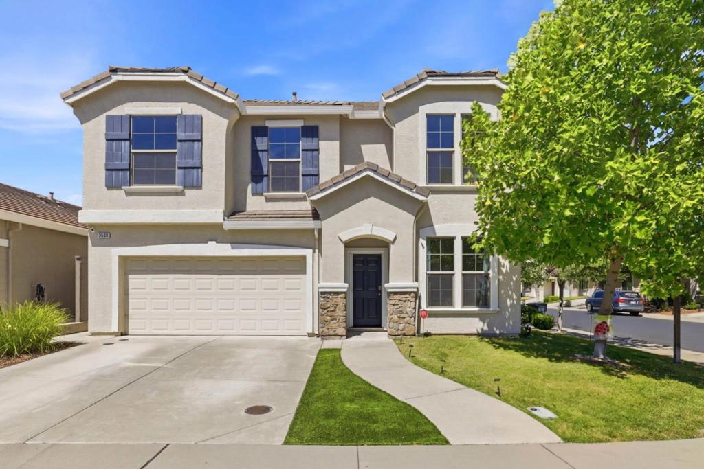 3560 Trentino Street Property Photo 2