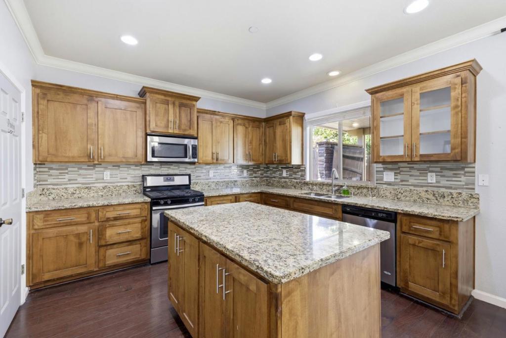 3560 Trentino Street Property Photo 15