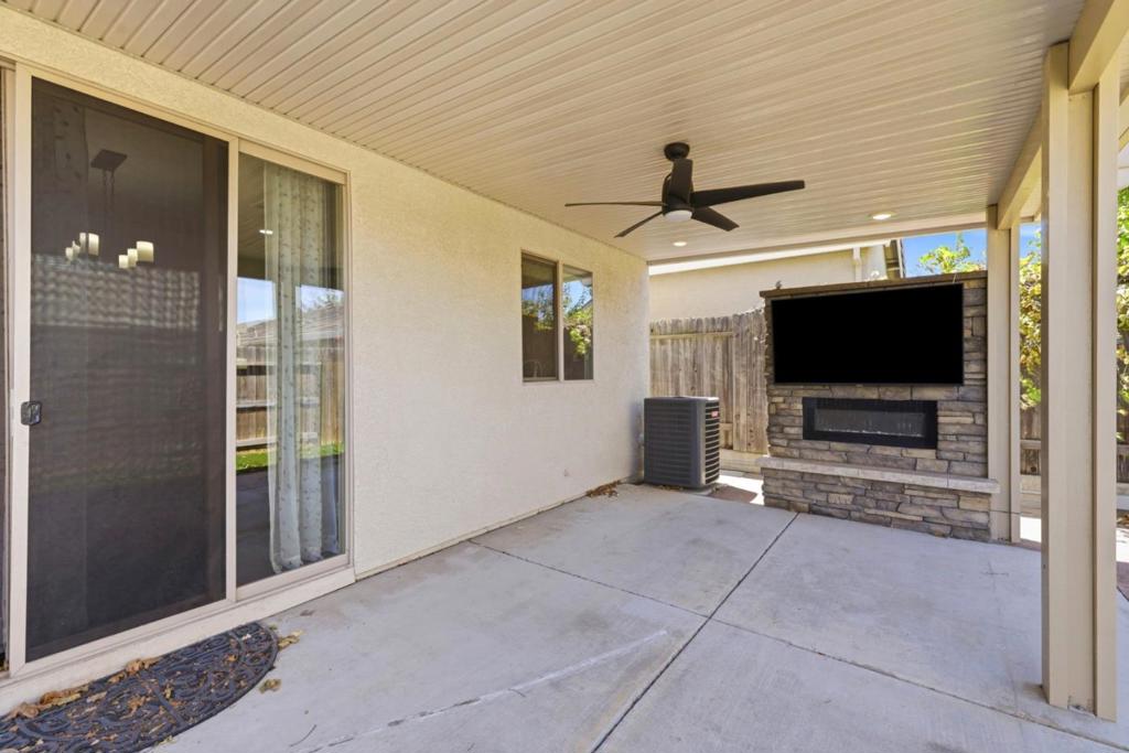 3560 Trentino Street Property Photo 38