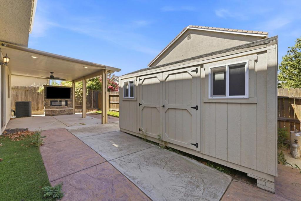 3560 Trentino Street Property Photo 40