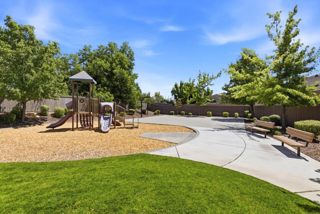 3560 Trentino Street Property Photo 41
