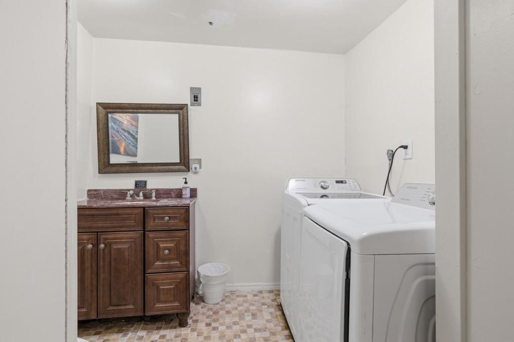 16219 Highland Drive Property Photo 10