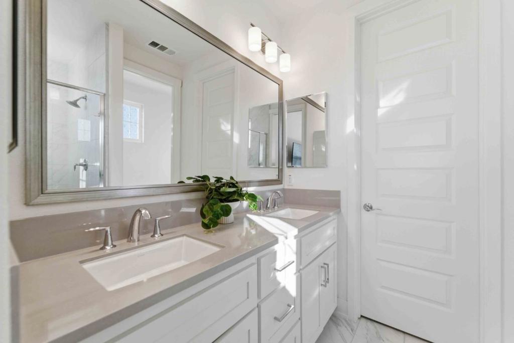 585 Los Castanos Drive Property Photo 32