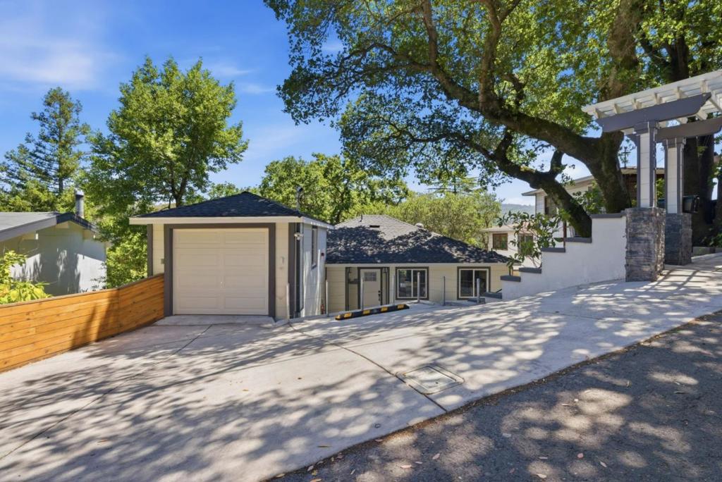 30 Fair Drive Property Photo 8