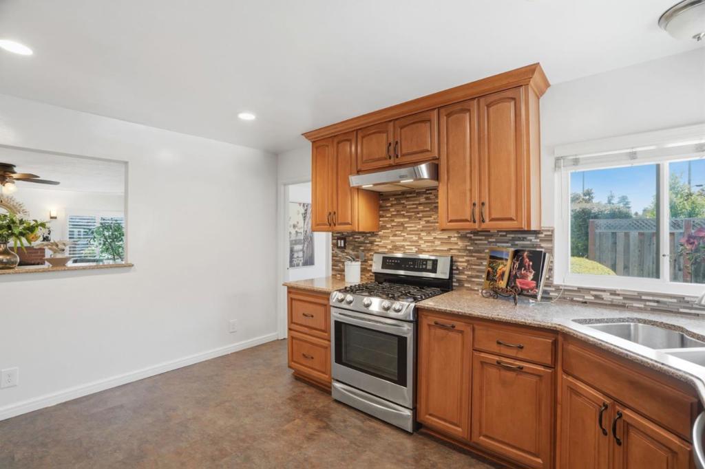 1895 Walnut Grove Avenue Property Photo 12