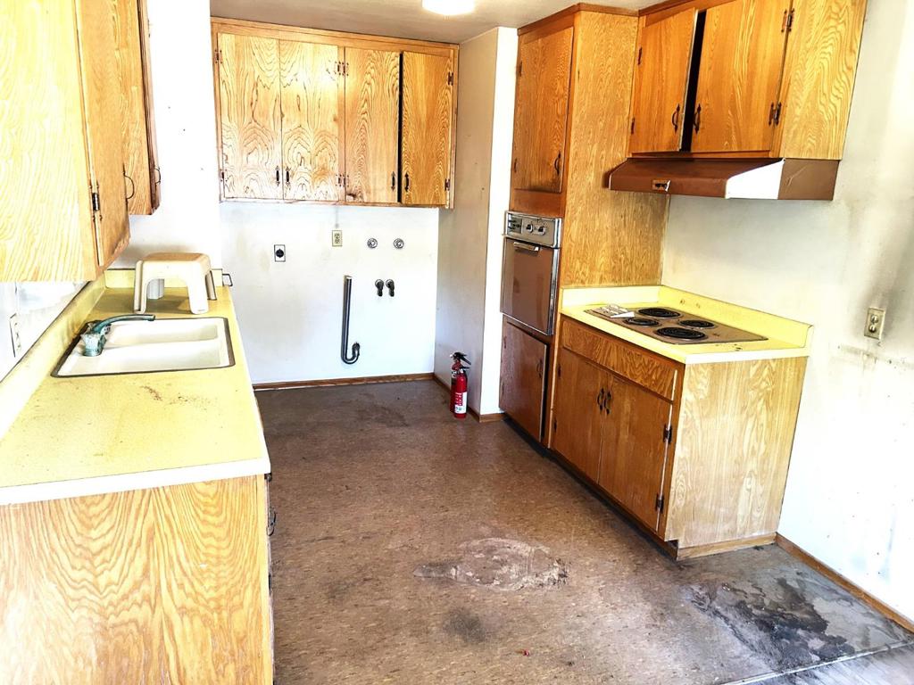 1470 Lincoln Avenue Property Photo 2