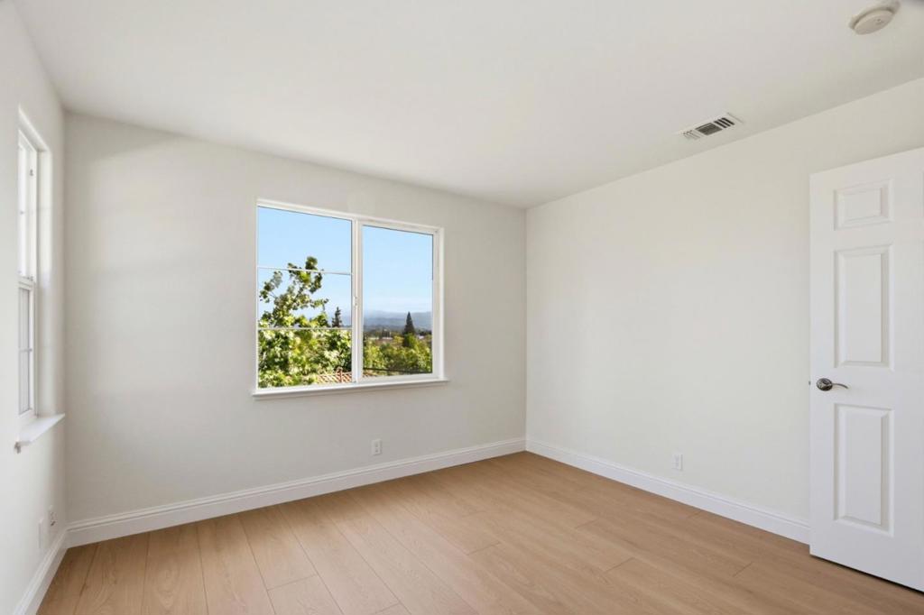 725 Portofino Place Property Photo 29