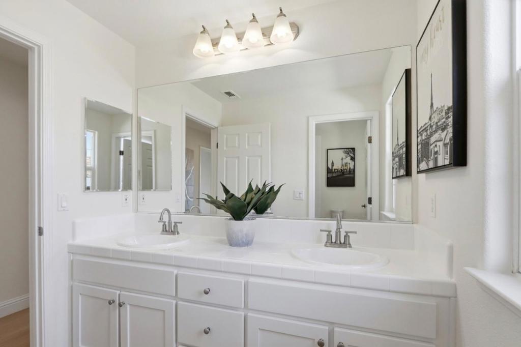 725 Portofino Place Property Photo 35