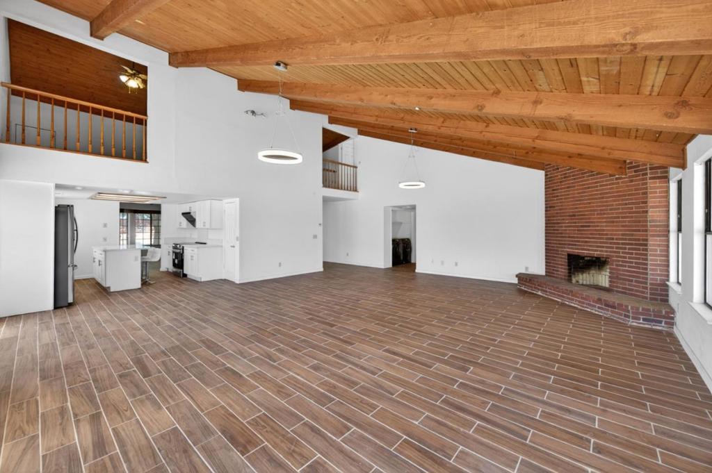6922 N Del Rey Avenue Property Photo 15