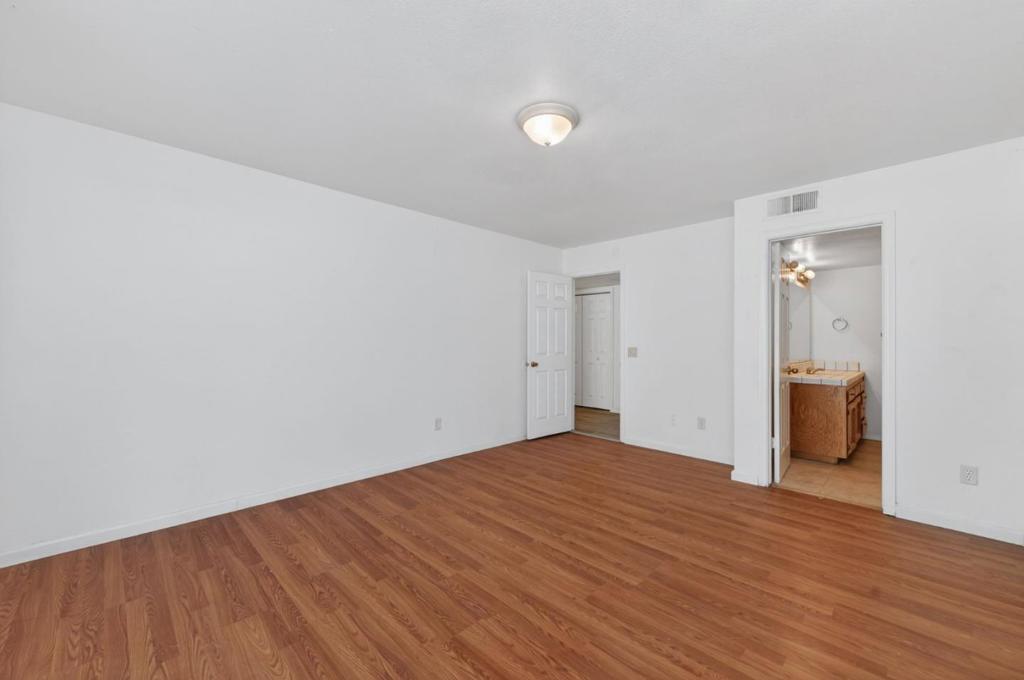 6922 N Del Rey Avenue Property Photo 28