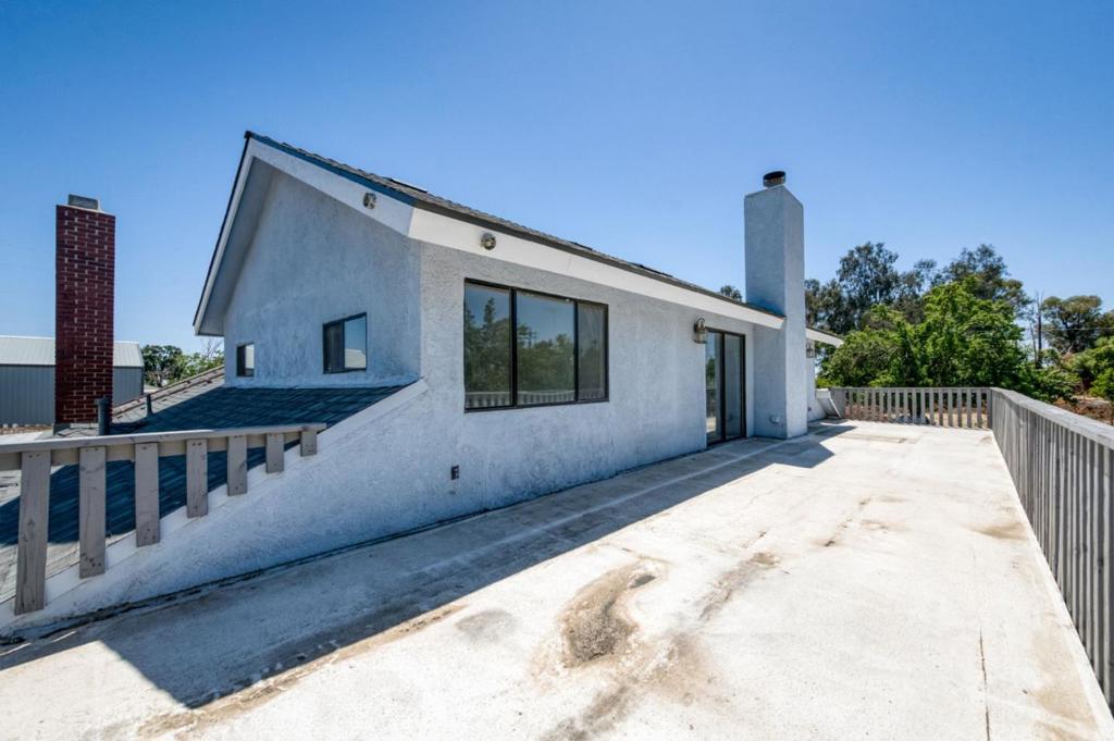 6922 N Del Rey Avenue Property Photo 37