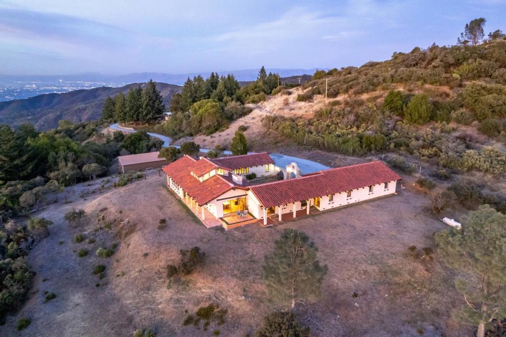 16420 Soda Springs Road Property Photo 2