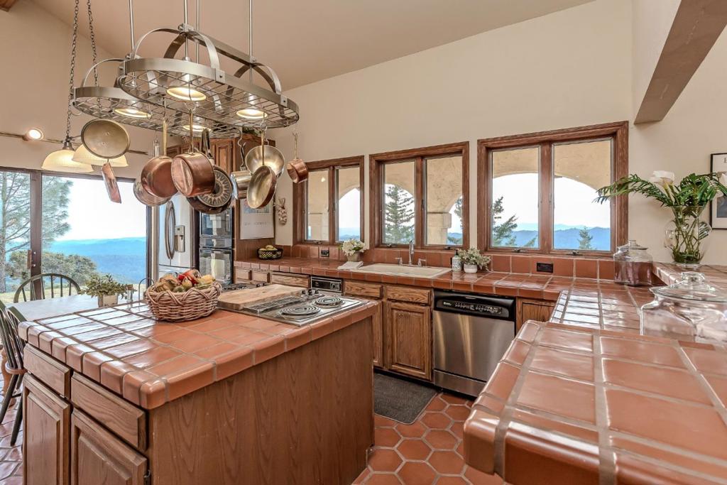 16420 Soda Springs Road Property Photo 8