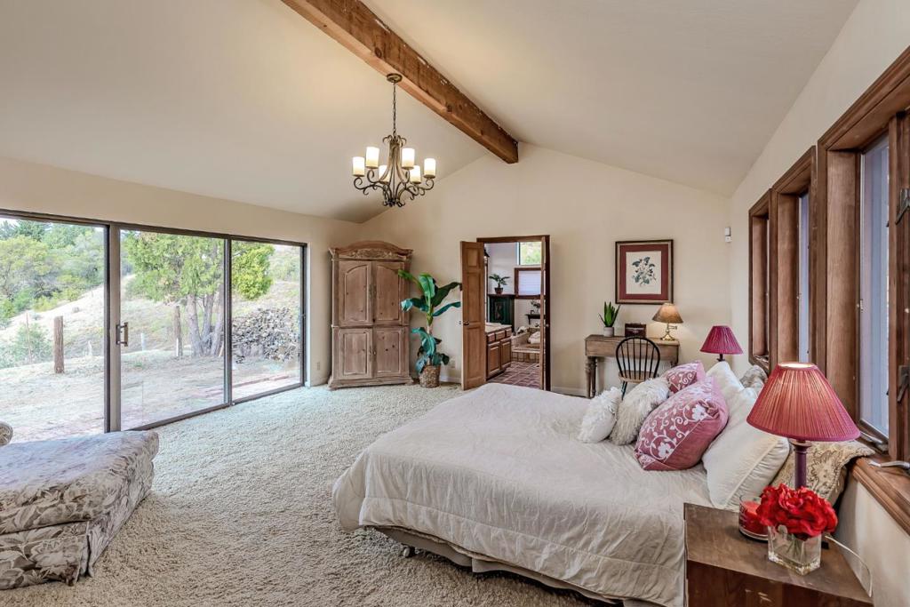 16420 Soda Springs Road Property Photo 14