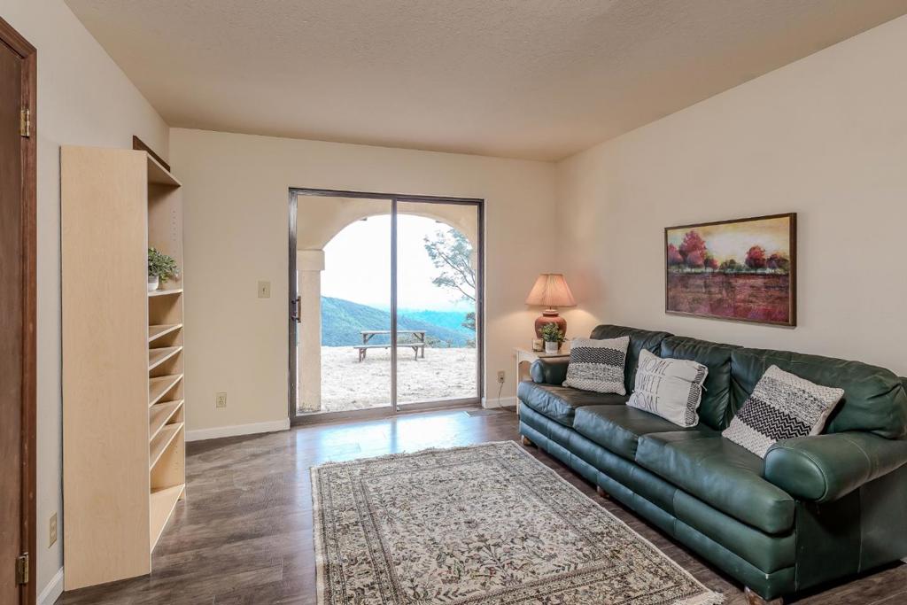 16420 Soda Springs Road Property Photo 19