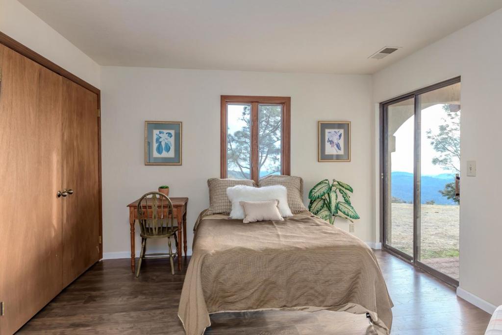 16420 Soda Springs Road Property Photo 20