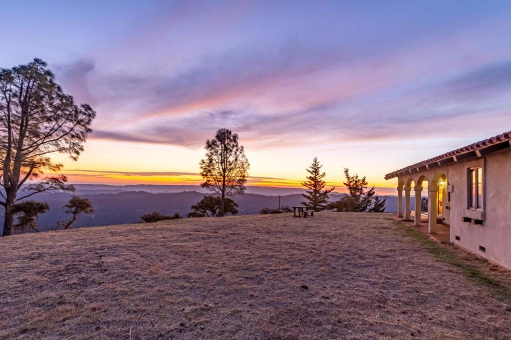 16420 Soda Springs Road Property Photo 38