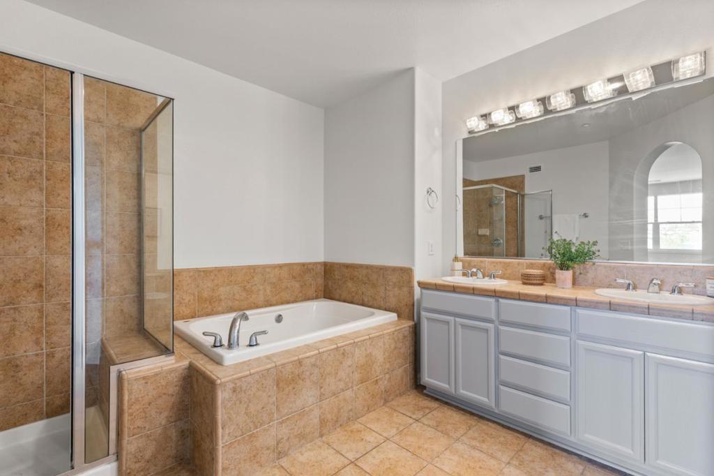 3684 Finnian Way Property Photo 13