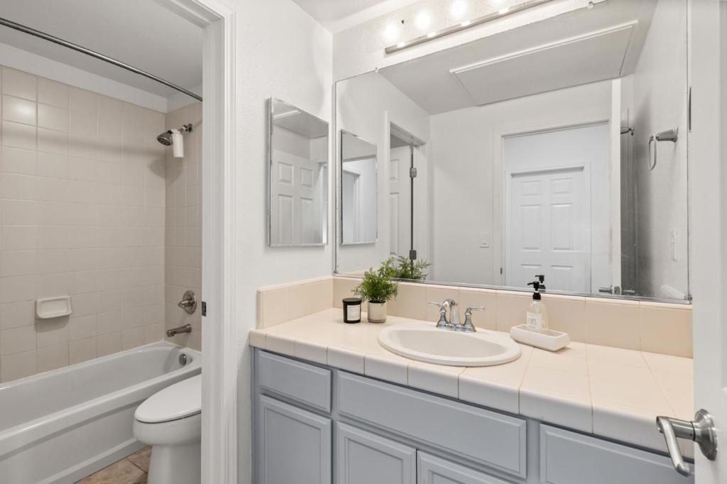 3684 Finnian Way Property Photo 16