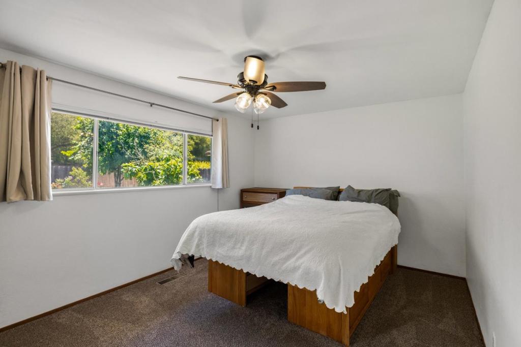 20091 Portola Drive Property Photo 16