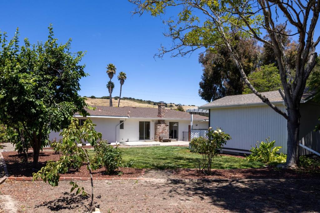 20091 Portola Drive Property Photo 32