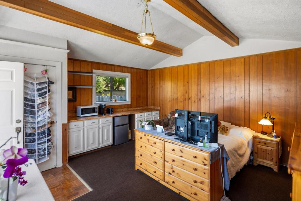 20091 Portola Drive Property Photo 40