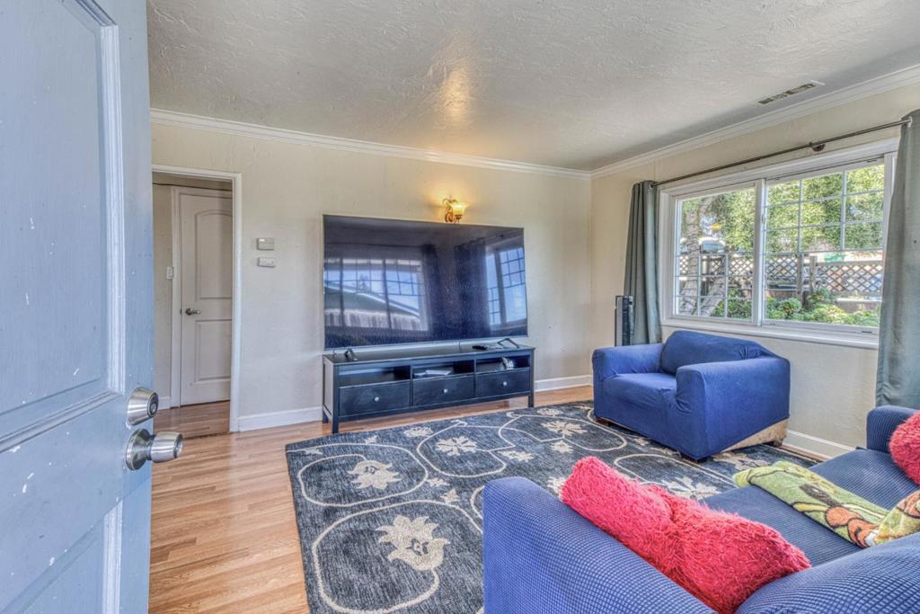 1212 Waring Street Property Photo 2