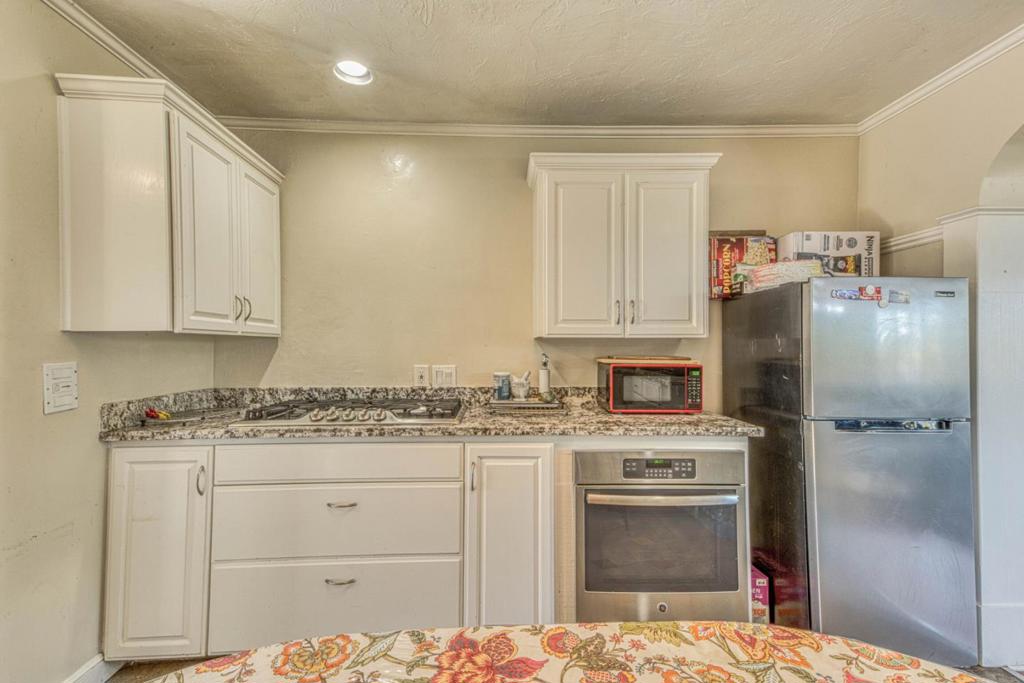1212 Waring Street Property Photo 6
