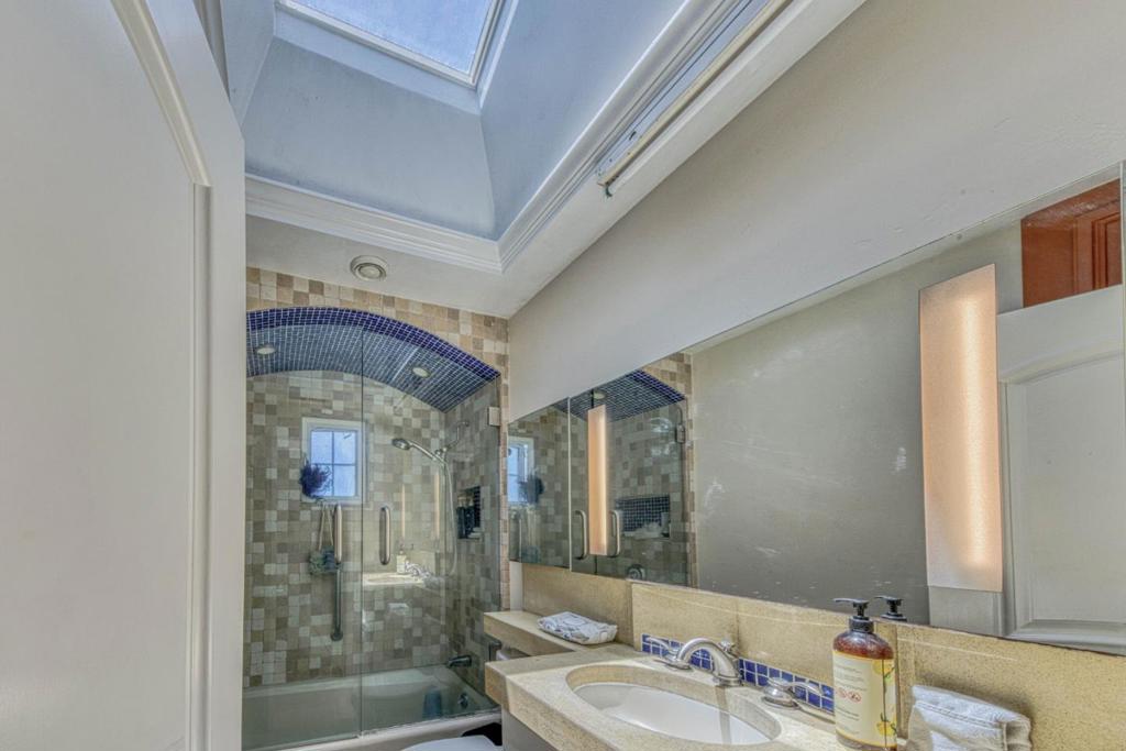 1212 Waring Street Property Photo 13