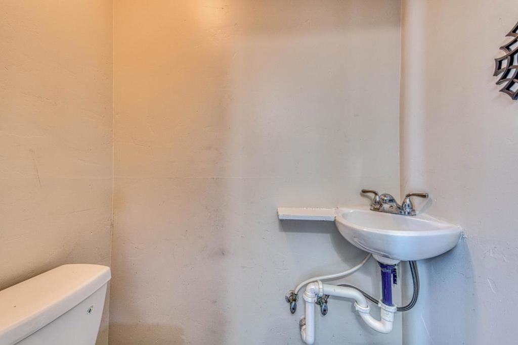 1212 Waring Street Property Photo 14