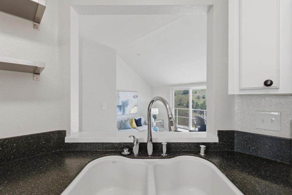855 Mountain View Drive 4 Property Photo 10