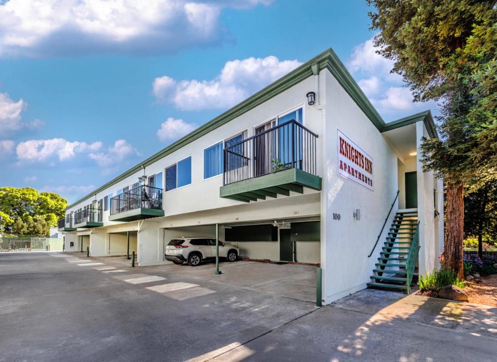 100106 N Bayshore Boulevard Property Photo 1