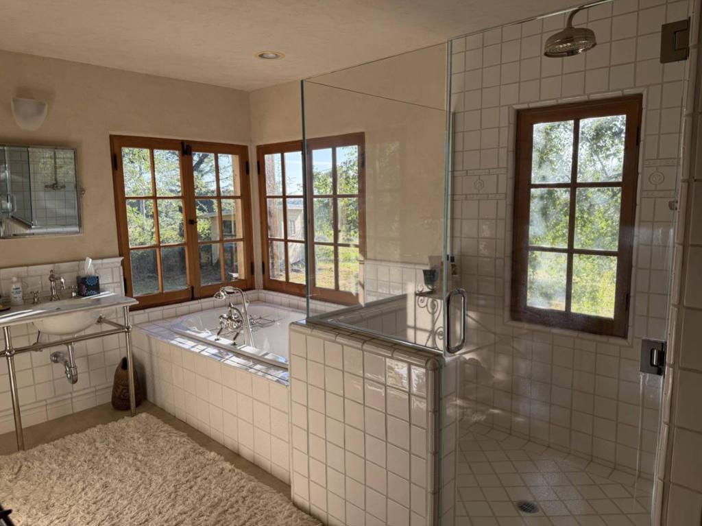 18516 Skyline Boulevard Property Photo 9