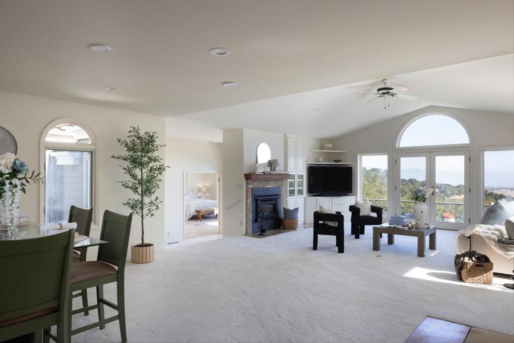 11827 Saddle Road Property Photo 6