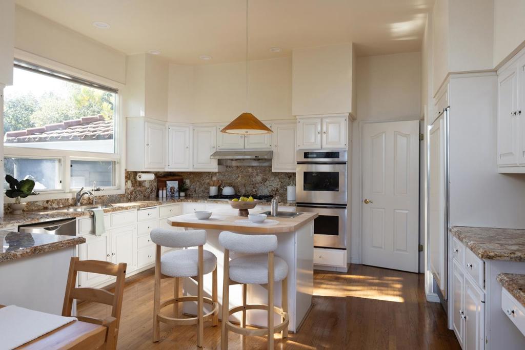 11827 Saddle Road Property Photo 9