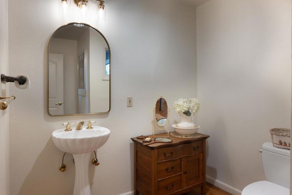 11827 Saddle Road Property Photo 28