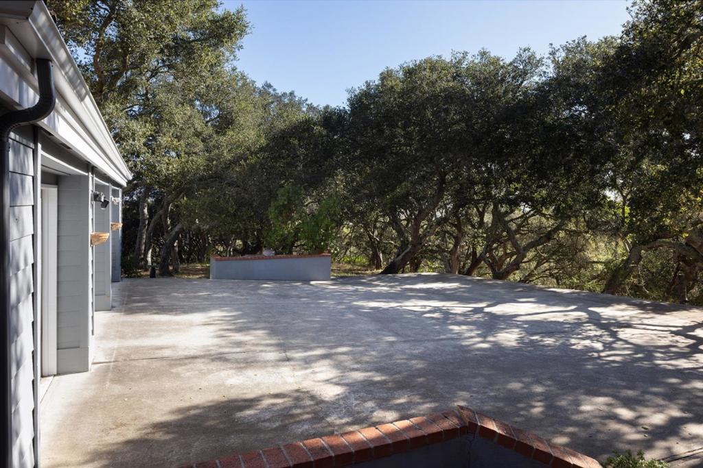 11827 Saddle Road Property Photo 32