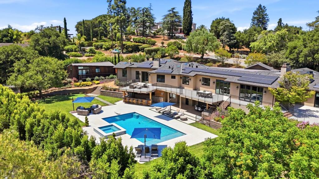 25600 Burke Lane Property Photo 3