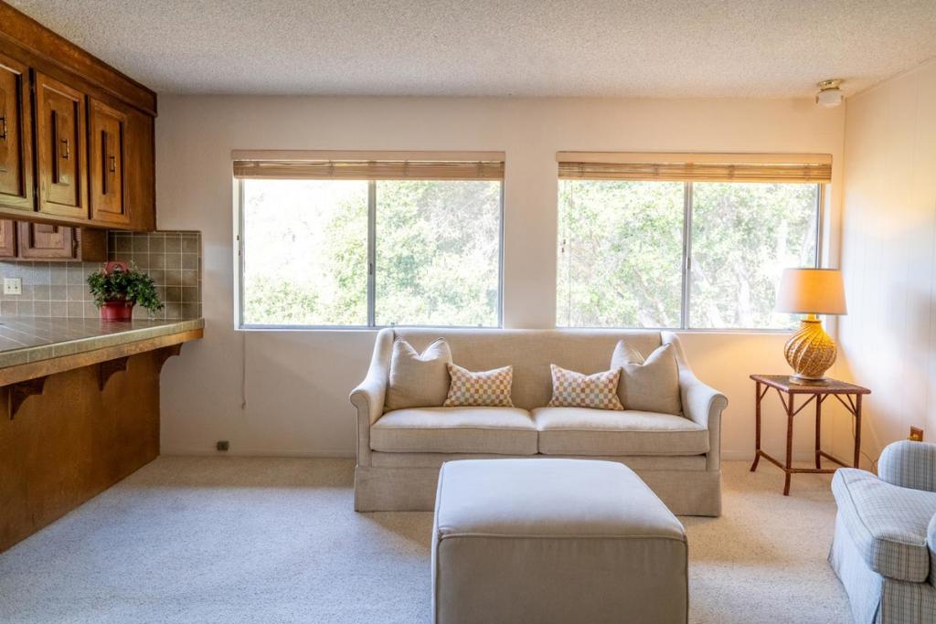 471 Country Club Drive Property Photo 4